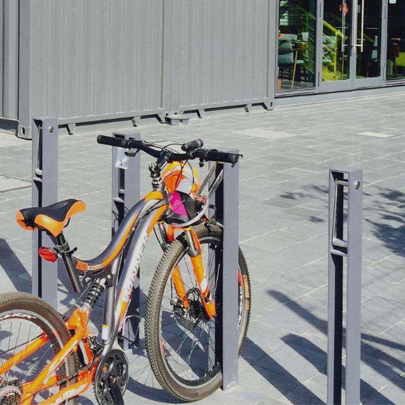 不锈钢自行车架单车摆放架自行车停放架卡位式非机动停车架栓车柱