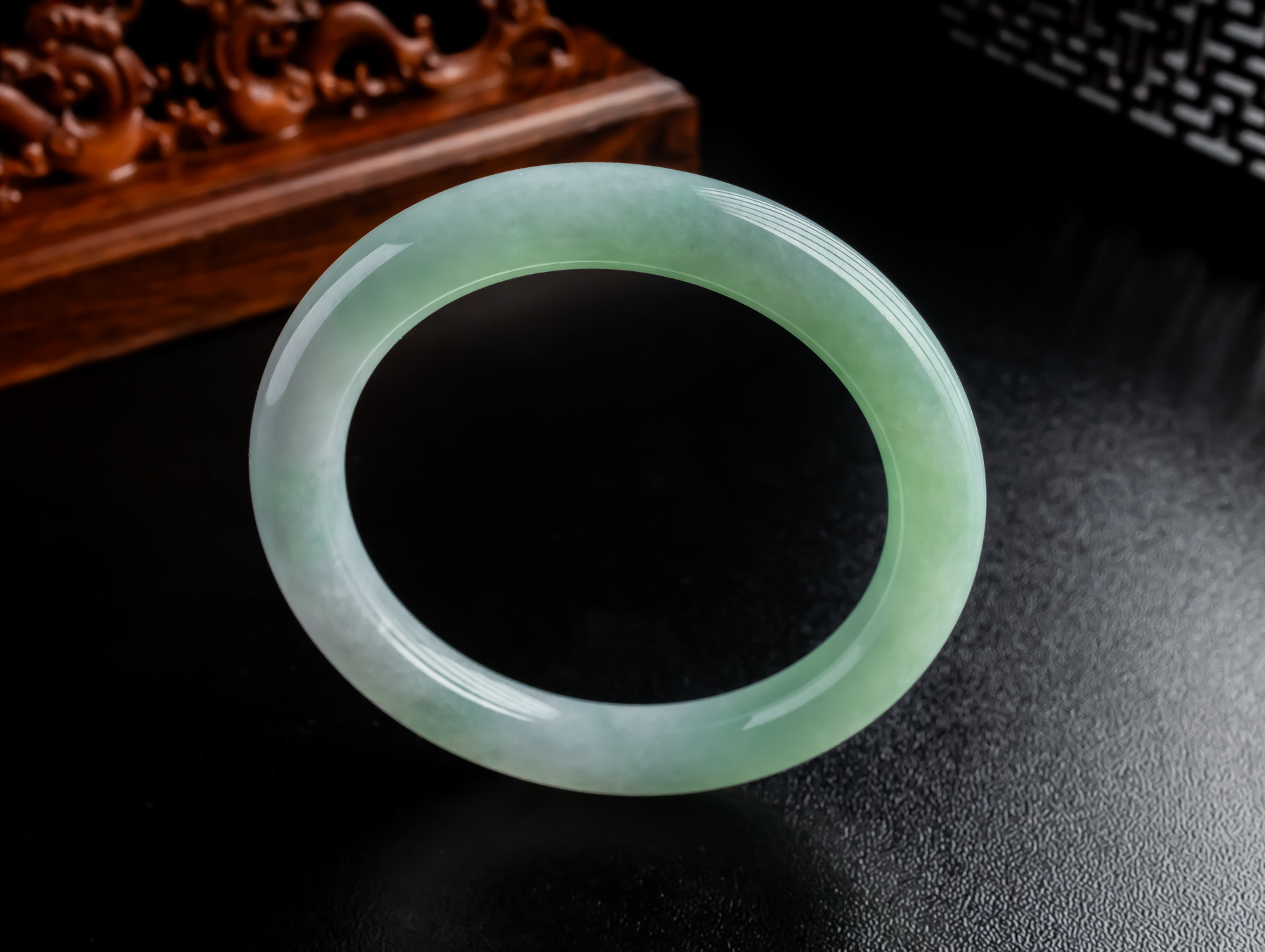 56圈口 天然真品翡翠玉镯冰满绿满色圆条手镯 51.56g