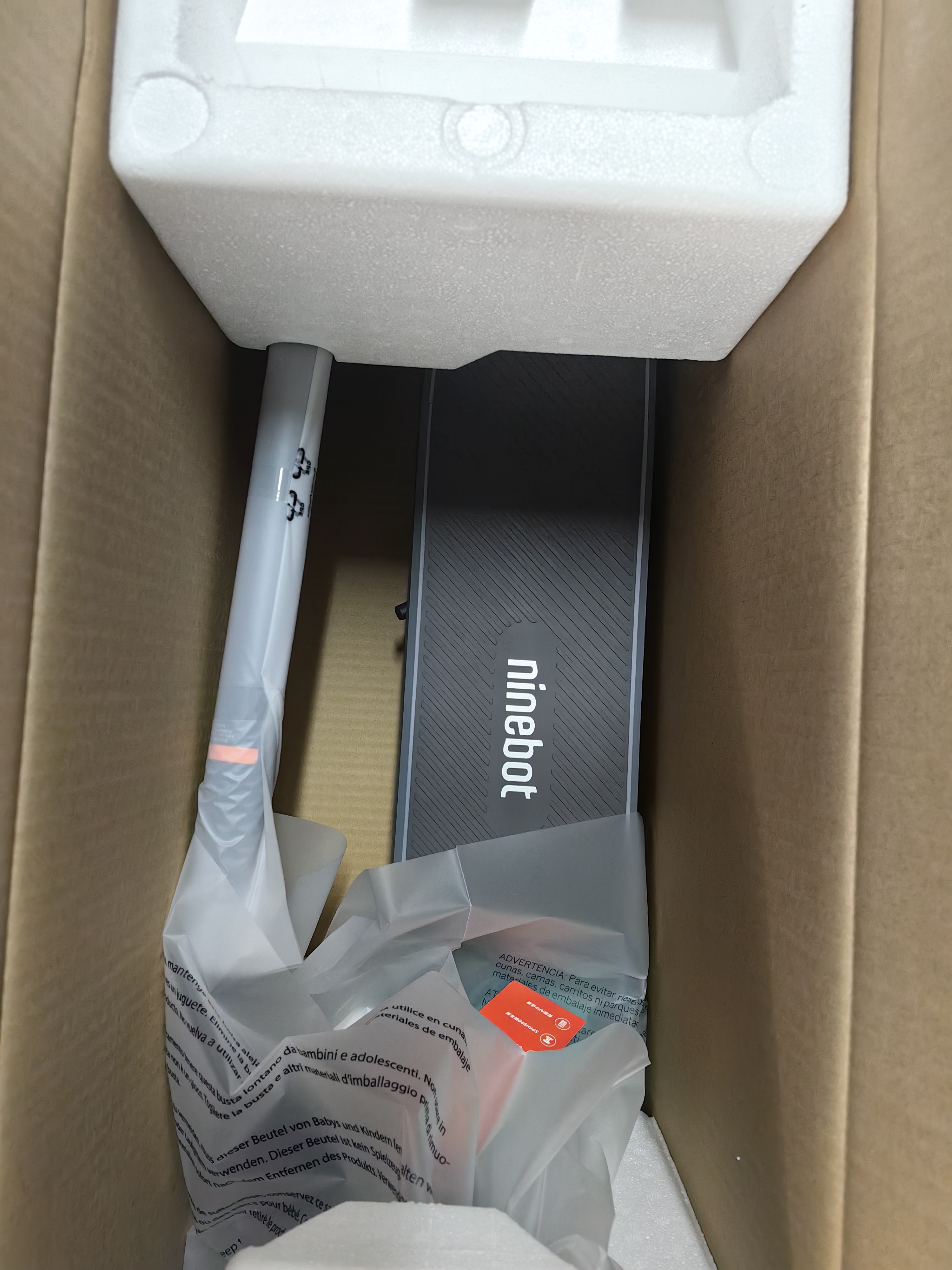 Электросамокат Ninebot KickScooter серия E2: большой экран 2.8", шины 8.1", складной городской самокат для взрослых photo review