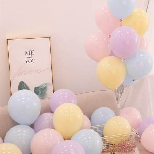 Balloon balloons decorate the scene set the birthday party