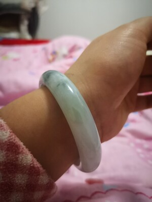 吐槽用过说说阑阁B8翡翠手镯怎么样，是真是假，求鉴定