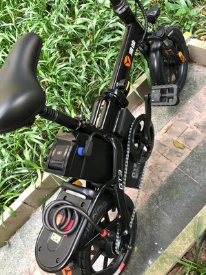 使用比较雅迪电动车f3和v3哪个好,入手雅迪电动车f3和v3区别是