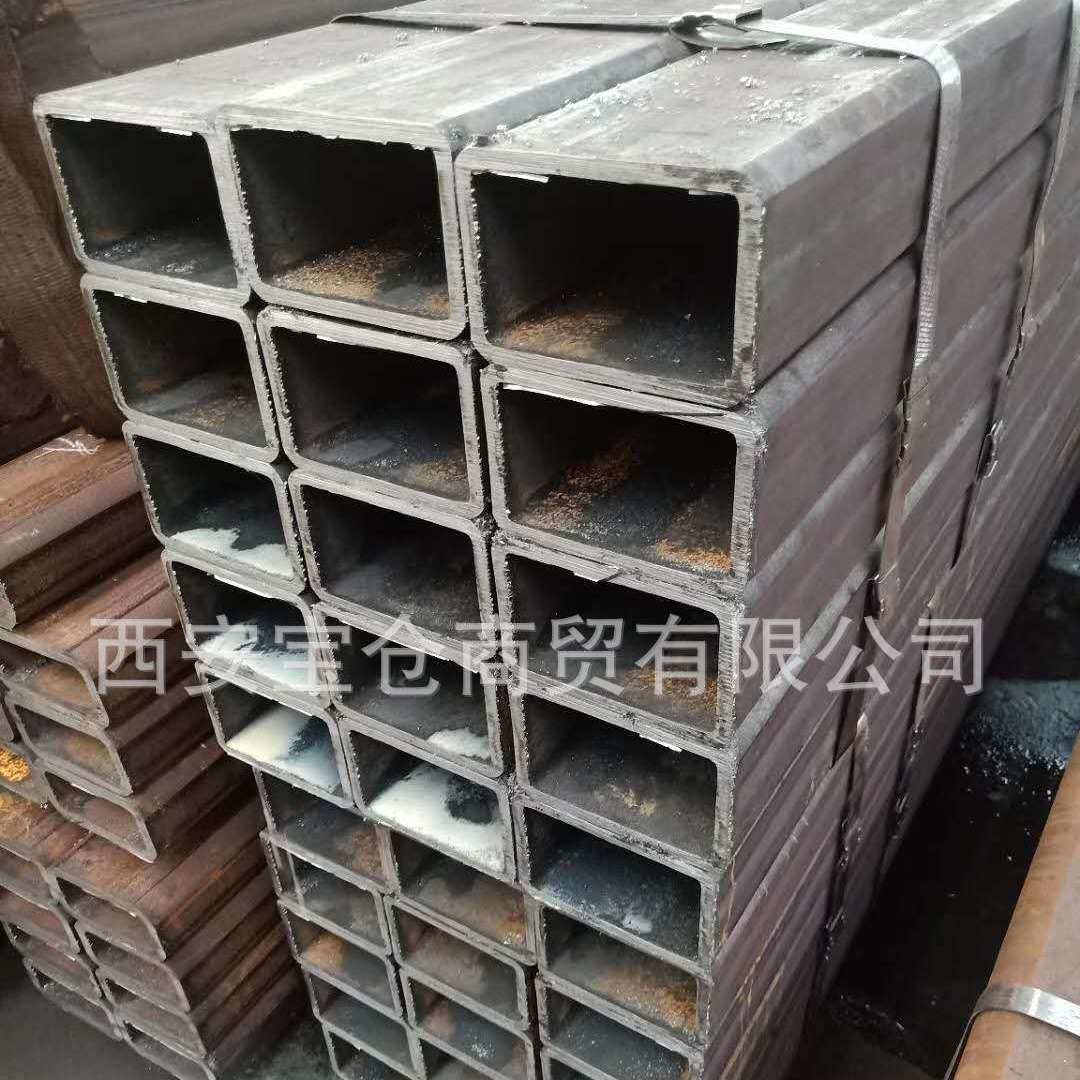 宝仓钢材销售直角方管Q235B厚壁无缝方管大口径20#无缝方矩管过磅