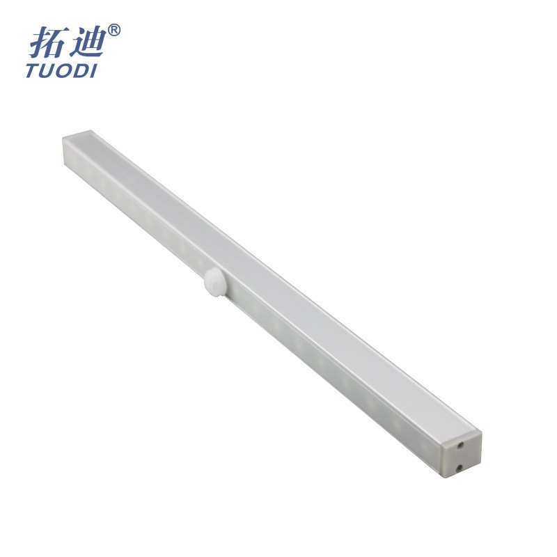 LED长条橱柜灯 家用衣柜自动感应灯磁吸充电式小夜灯磁条安装