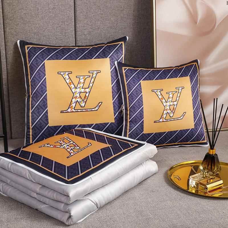 高档毯丝抱枕被子两用公柔室午睡枕头多功办能折叠汽车靠垫靠枕空