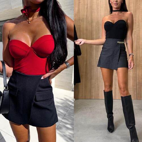 Chest hugging and body shaping jumpsuit triangle pants