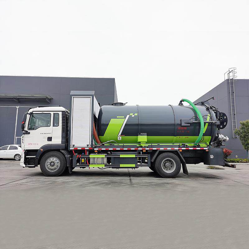 重汽HOWO18吨双引擎下水道喷射车 市政抢修车 清洗工业排液管道