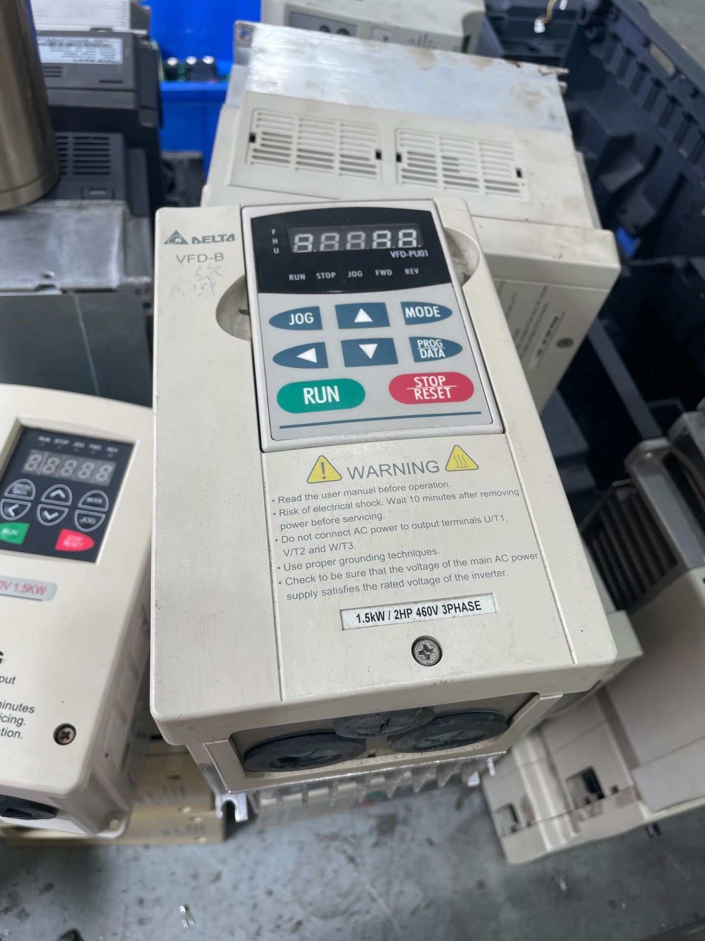 台达变频器VFD015B43A 成色漂亮 1.5KW 460