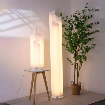 现代简约冰川流光台灯客厅卧室床头ins氛围设计师款冰山立落地灯