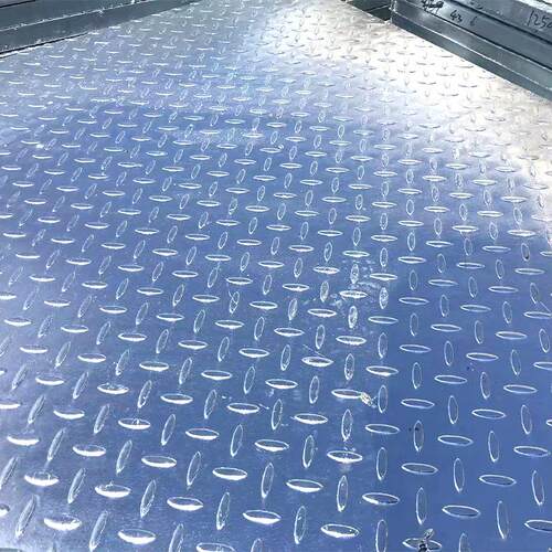 集水井不锈钢花纹复合格钢栅盖板地下室 平台走道防滑热镀锌钢格