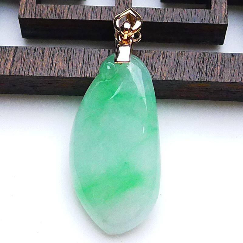 18K金镶玉佩镶嵌挂件缅甸玉瓜A货天然玉石绿翡翠福瓜吊坠女1.90g