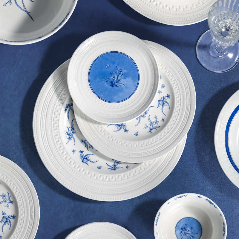 景德镇陶瓷餐具礼品套装新中式浮雕碗碟套装家用2025新款碗盘组合