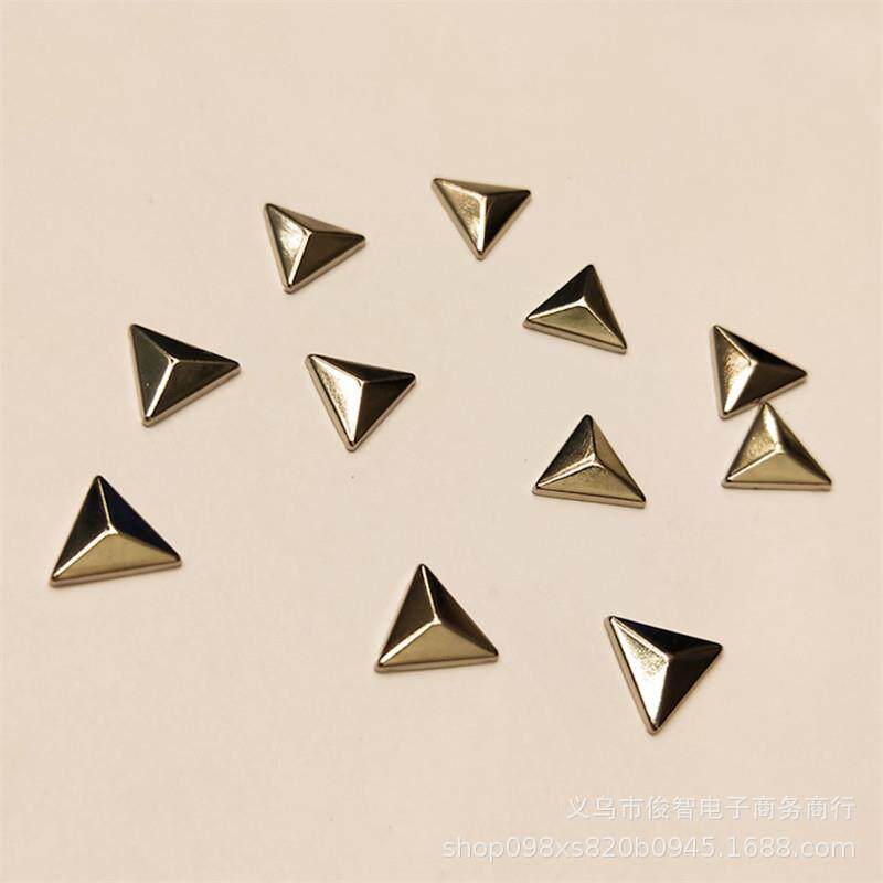 长期供服装辅料烫图烫应金属DIO铆钉铜片片三角形10*烫10mm