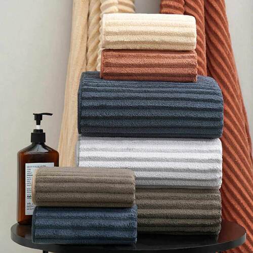 Coral fleece absorbent bath towel珊瑚绒凤梨网格吸水浴巾