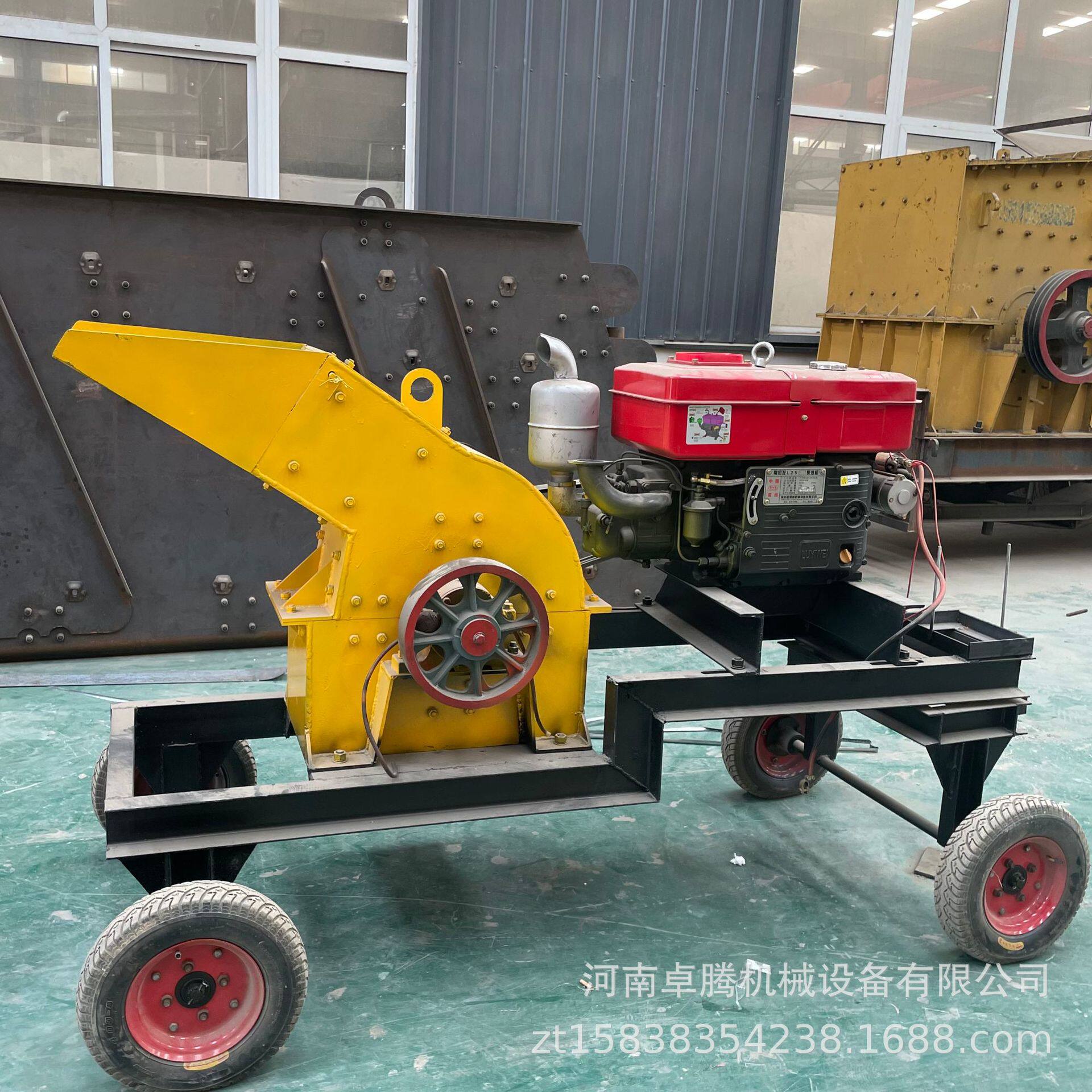 小型移动式混凝移土砂锤式破碎机制动车砖头砖瓦鹅卵zt268锤式制