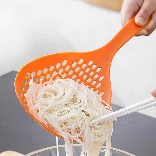 Japanese-style large slotted spoon for dumplings, long-handl