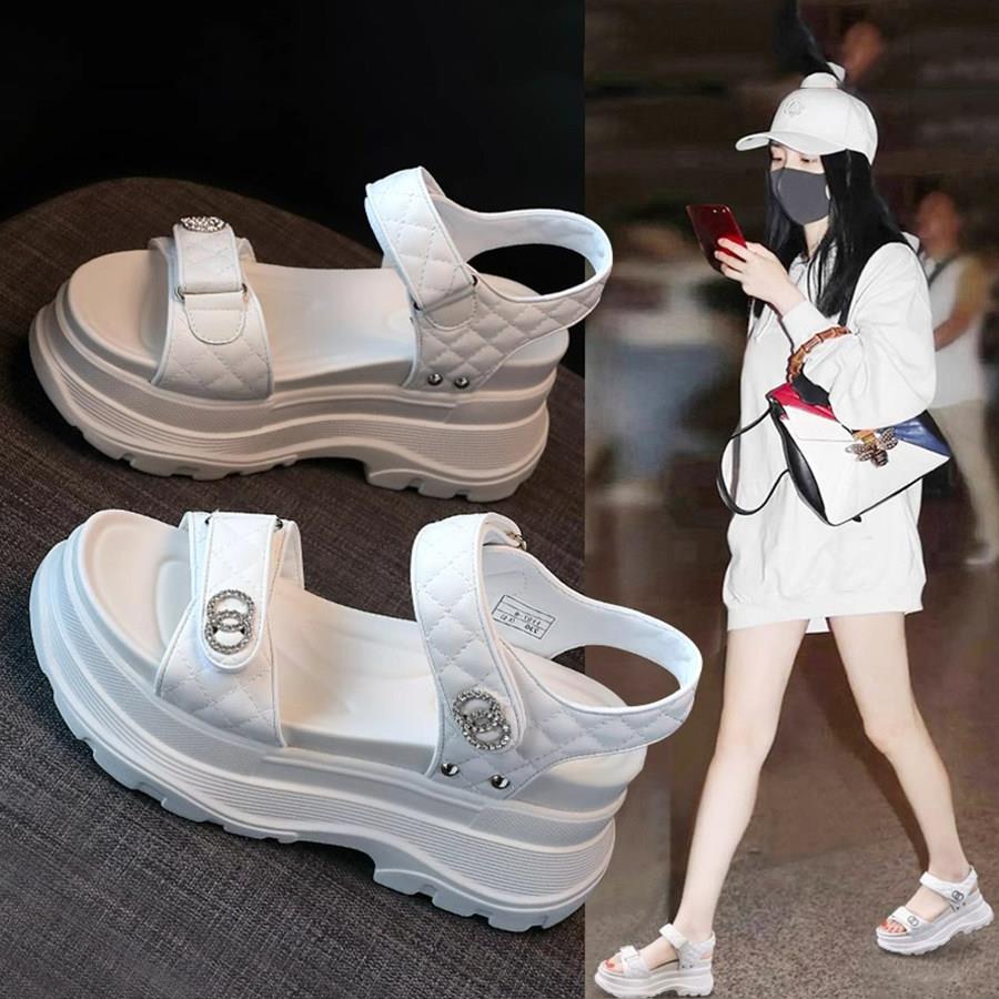 QVU~品牌专柜!厚底增高凉鞋女夏季潮流时尚百搭松糕坡跟休闲 鞋