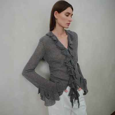 CHICJOC不规则花瓣边柔雾衫_微透感羊绒羊毛刷毛纱设计造型感开衫