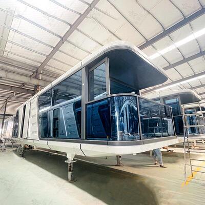 网红集装箱住宿景区湖面新型太空舱垂钓房屋船坞式水上民宿岗亭
