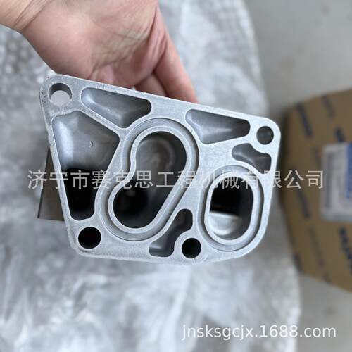 适用SA6D140E-3发动机机油滤芯座 6217-51-5605 济宁赛克思