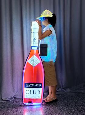 LED发光手举牌轩尼斯酒瓶举牌发光香槟酒瓶啤酒瓶子牌子气氛道具