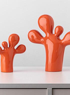 现代思考人物摆件轻奢软装样板房间橱柜客厅设计师款白色抽象脚丫