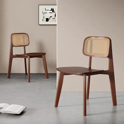 中古风实木餐椅2024新款艺术感法式奶油系编织藤编家用蒲扇yi椅子