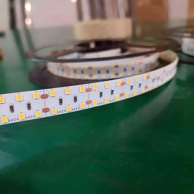 240灯显指90led灯带 15MM双排灯珠 14W/M 8.2mm灯珠间距出光面大