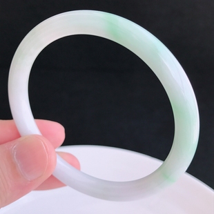 57圈口缅甸天然A货翡翠飘绿冰润圆条玉镯子27.39g