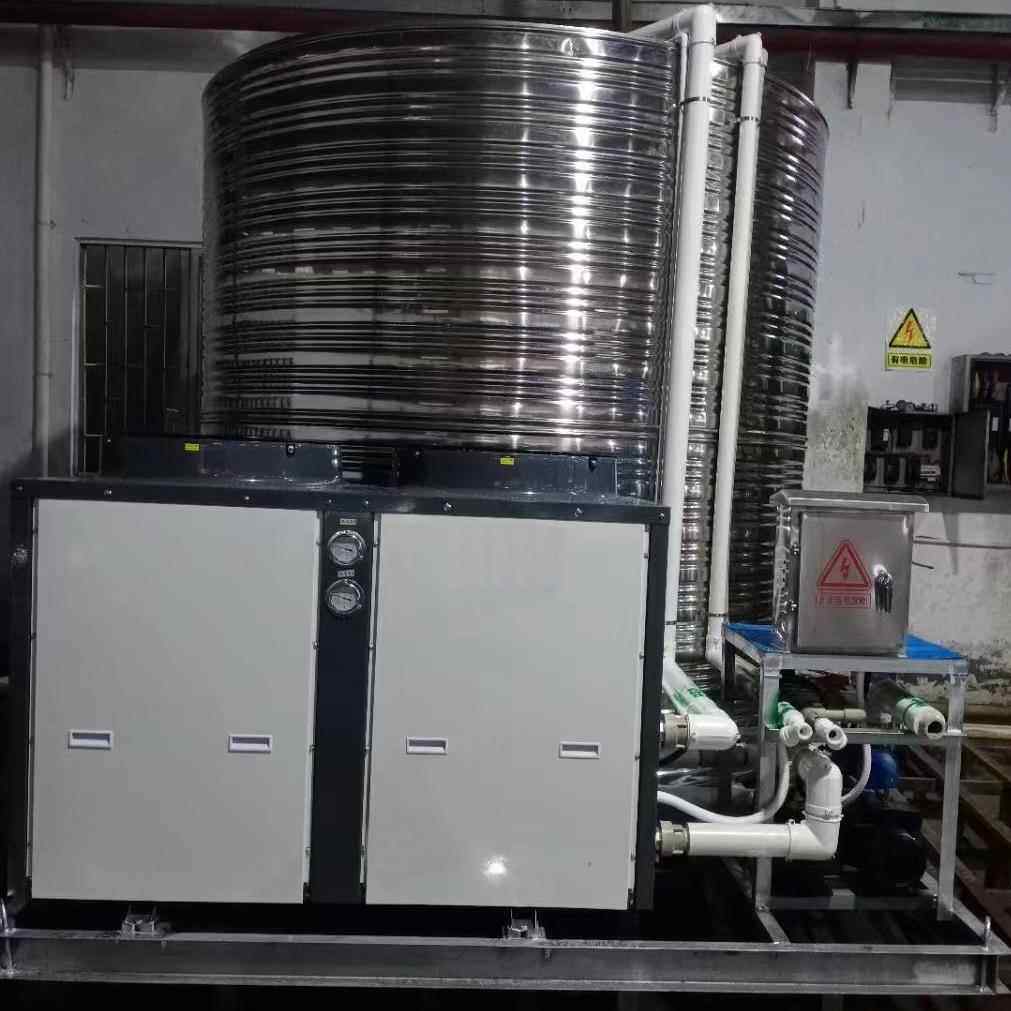 空气能热泵热水一体机组10匹低温机8吨保温水箱撬式直接对管