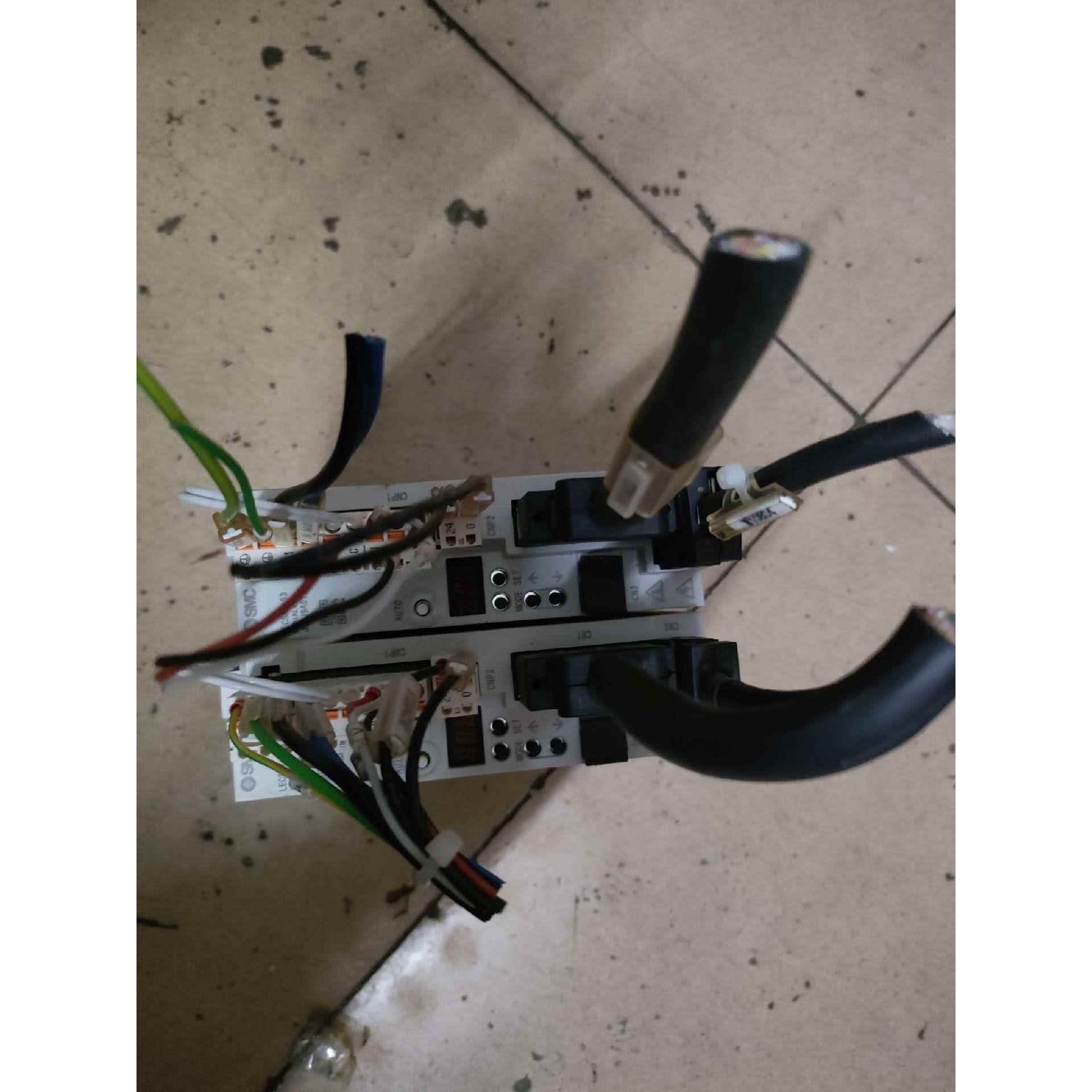 smc驱动器，型号LECSA2-