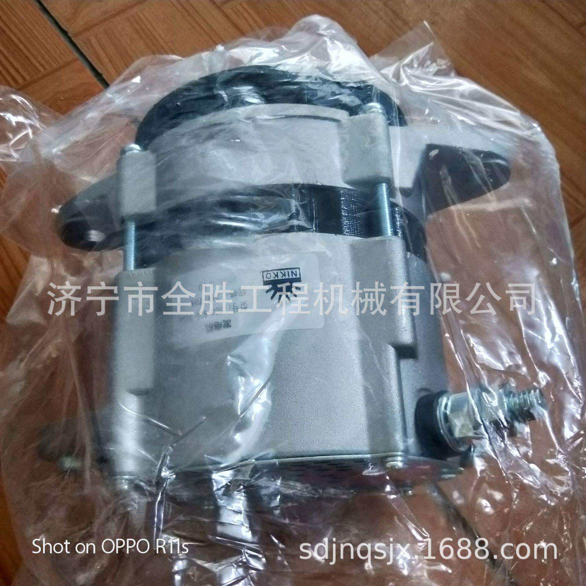 D65E-12推土机发电机600-861-3420 履带总成 涨紧油缸总成
