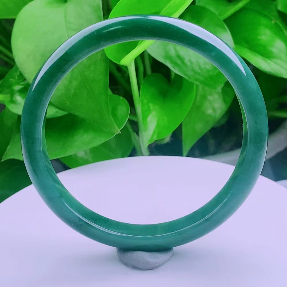 天然翡翠60圈口玉手镯 冰种老坑细腻水润冰蓝水满绿满色正圈手镯