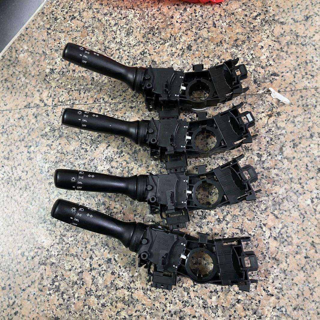 适用13-18款普锐斯雅力士大灯开关转向灯调节开关84140-47151右钛