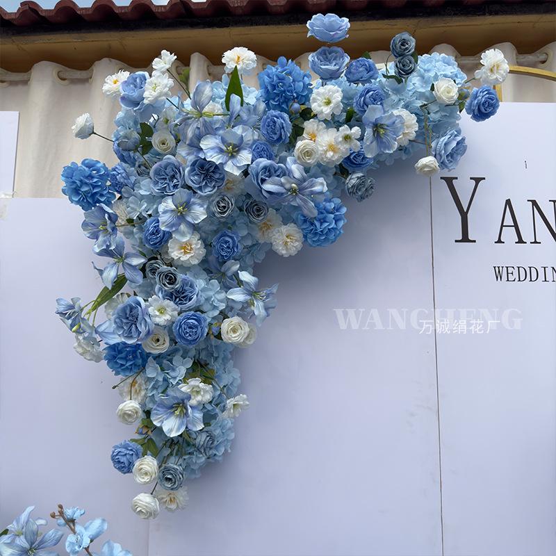 仿真花白天蓝色地排花排千代兰婚庆背景装饰布置路引花订婚宴花艺
