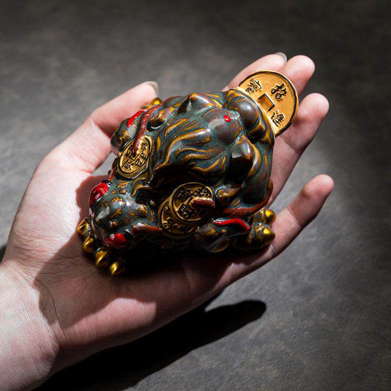 引进富贵金蟾蜍饰品创意陶瓷三脚蟾蜍茶玩茶宠物金蝉茶几桌面装饰