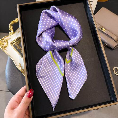 Fashionable polka dot patterned scarf 时尚波点风格印花丝巾