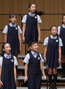 高档款儿童团体合唱演出服中诵学生小学生合唱团爱表演新服装国朗