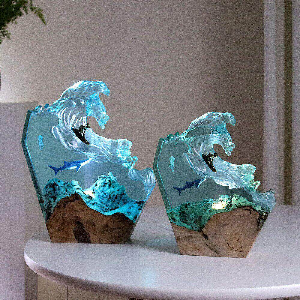 家俱装饰鲸鱼水母海洋冲浪办公室桌面艺术实木树脂夜光灯摆件礼品