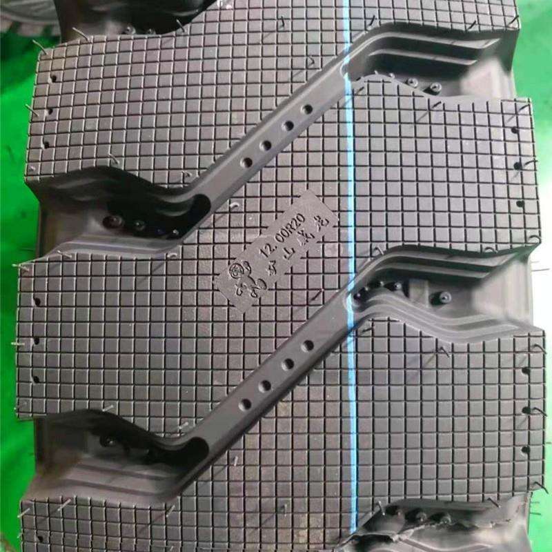 矿山轮胎1200R20全钢卡货车工程轮胎1200-20轮胎大量现货