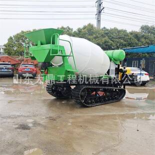 水渠修建履带式混凝土罐车履带商混运输车链轨式搅拌车