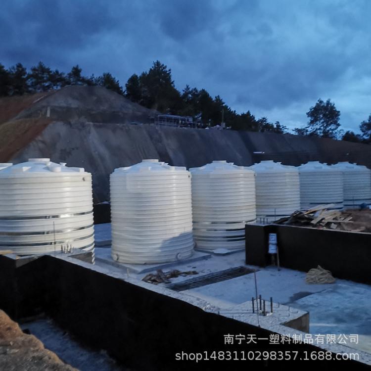 南宁各型号平底PE水箱,30吨工地用储水塔,40方PE塑料储罐厂