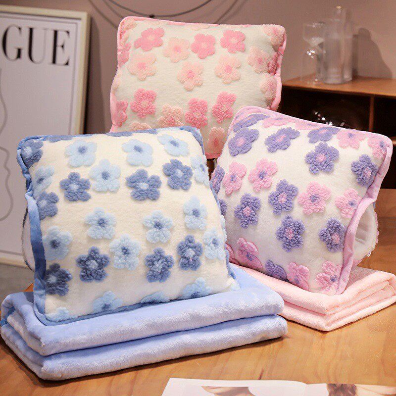抱枕被子两用珊瑚绒毯子二合一办公室午睡枕头靠垫沙发靠枕女家居