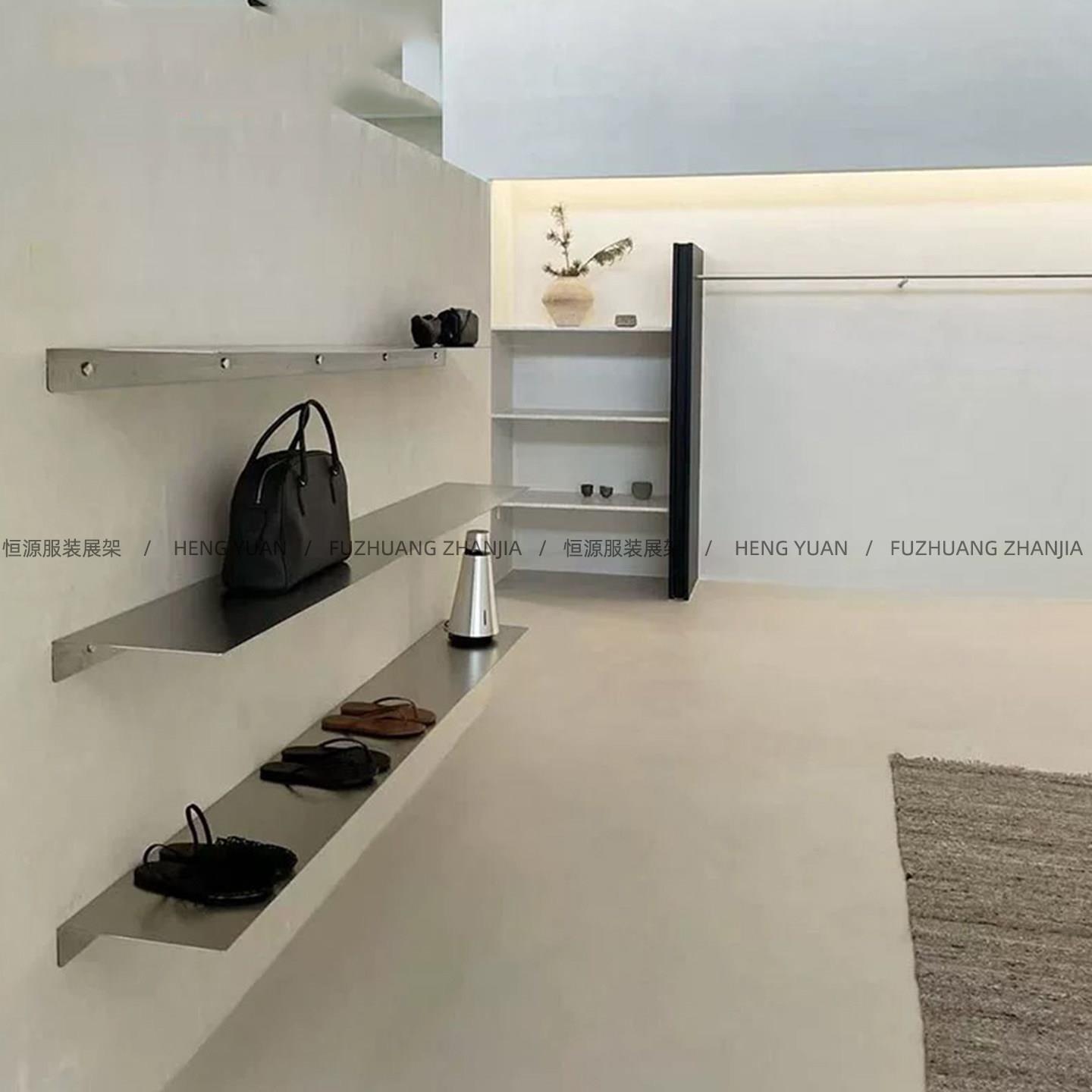 服装店层板架韩系装修风格壁挂式实心层板不锈钢鞋包展示架陈列架