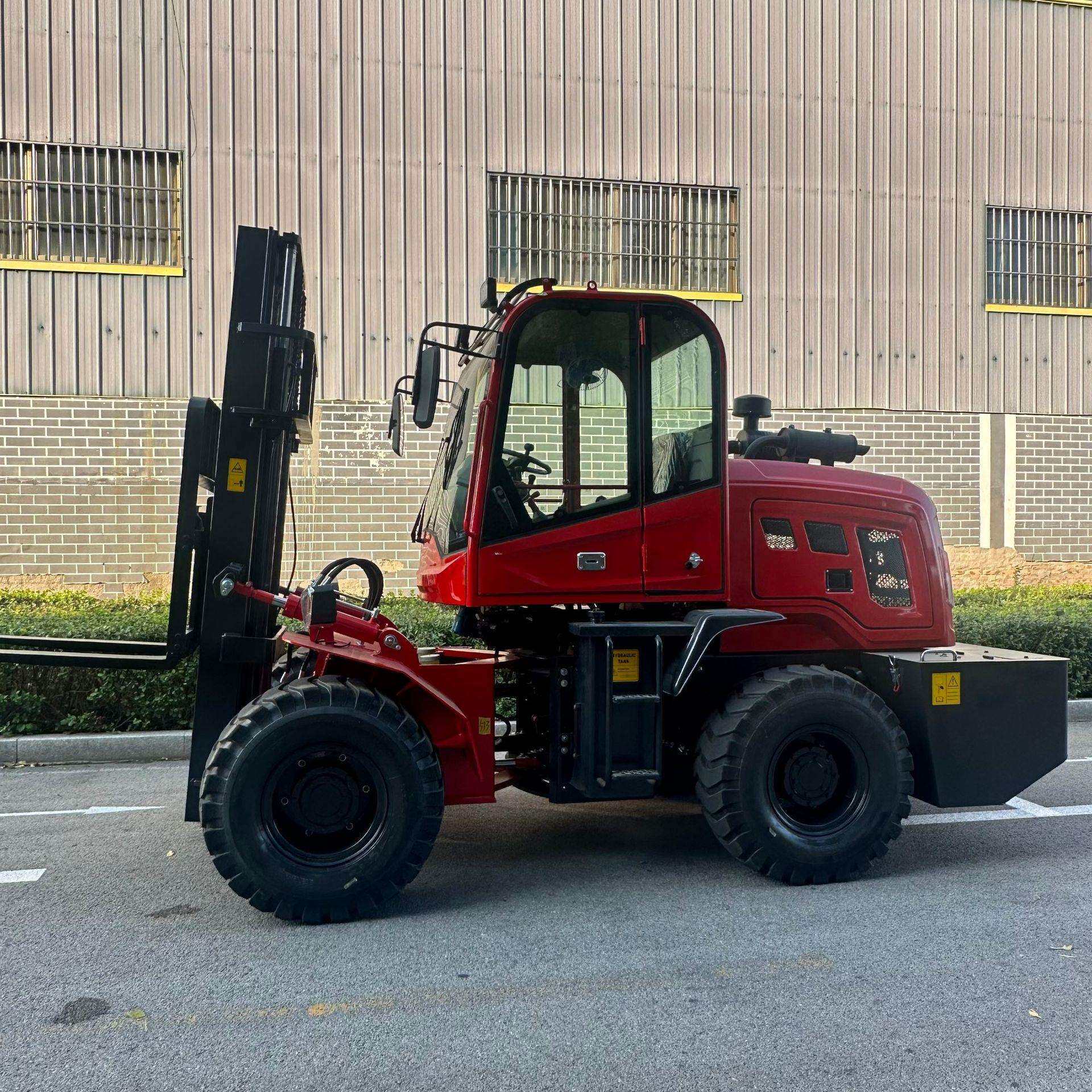 RT forklift四驱轮式铰接式越野叉车 3吨4吨5吨液压升降搬运车