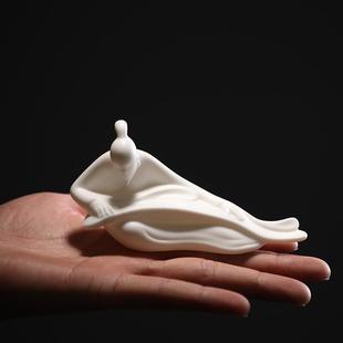 新款创意办公室摆件新式陶瓷人客厅书房物装饰摆设品家中软装工艺