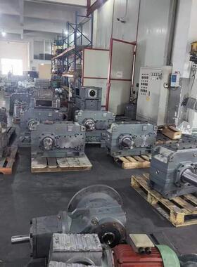 FAT47-Y1.5KW-29.32M1 螺旋换向箱 WPWA50马达减速机