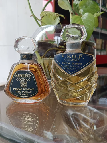 Переложите право набрать товар!Холостое время: старость: зловещий возраст, очень изысканная хрустальная голова, маленькая винная версия