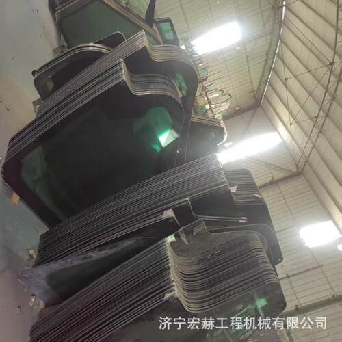 住友挖掘机钢化玻璃SH210-6 120-6 130-6 80-6前档上 夹胶 后档