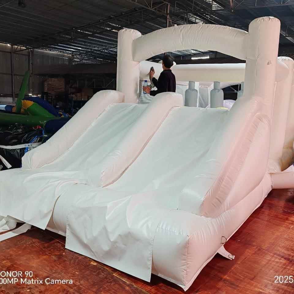 室内外白色充气城堡蹦床弹跳床滑梯城堡小型儿童游乐园气模厂家